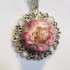 Real flower necklace